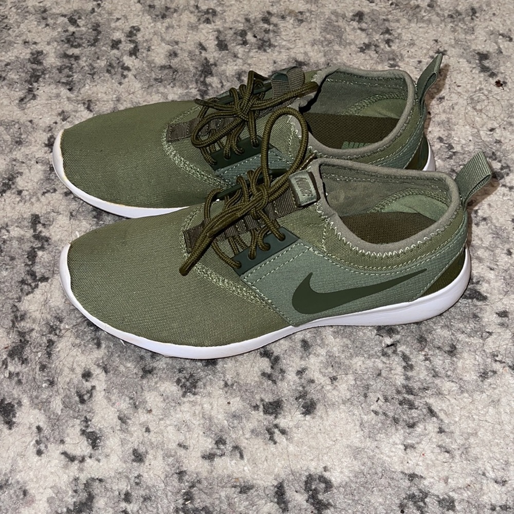 Womens juvenate nike